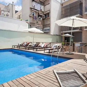 - Gracia Pool Center Barcelone